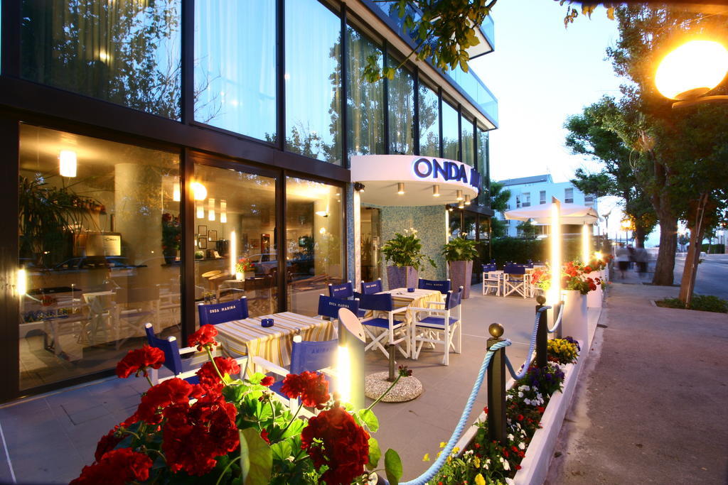 Hotel Onda Marina Мізано-Адріатіко Екстер'єр фото